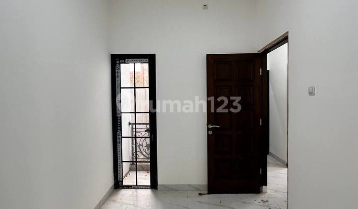 rumah 2lantai american klasik di jagakarsa jakarta selatan 2
