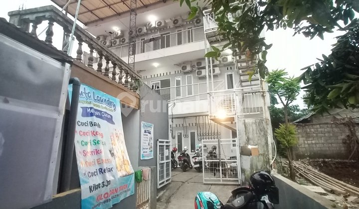 4-story Kost with 57 Fully Furnished Bedrooms Near IPB 1