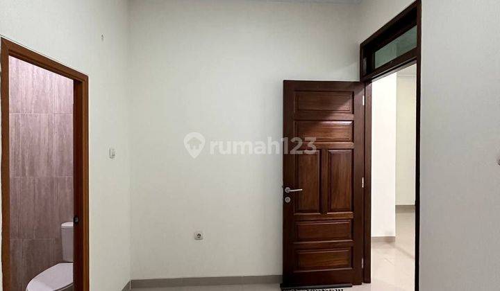 Rumah 2lantai Cantik Shm Hadap Timur  2