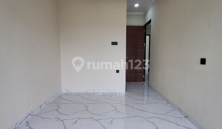 Rumah 2lantai Mewah American Clasik Dekat Stasiun Depok 2