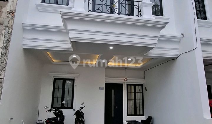 Ready-to-Occupy American Classic Style House Near Beji Toll Gate Depok Ready-to-Occupy American Classic Style House Near Beji Toll Gate Depok