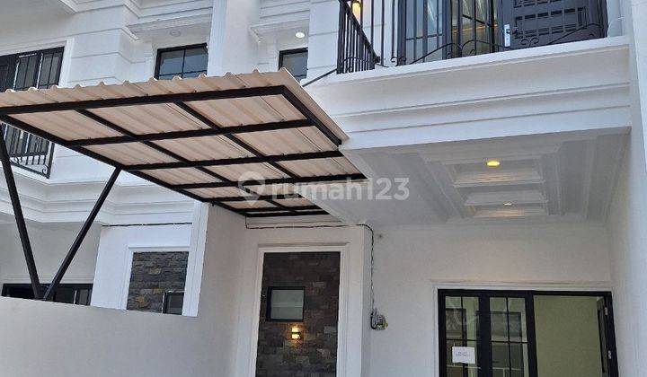 rumah bagus 2 lantai siap huni dekat stasiun depok 1
