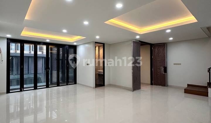 Rumah Bagus Shm Desain Modern Minimalis Dekat Pintu Tol Cilandak  2
