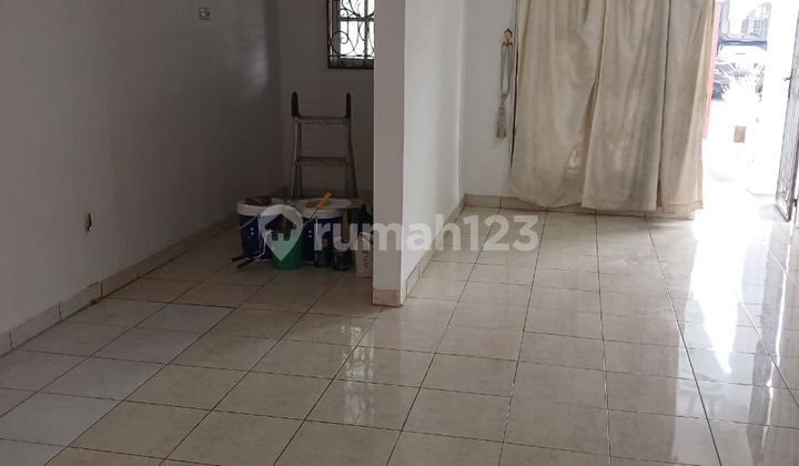 Disewakan Rumah Dalam Cluster Yang Aman Dan Strategis 