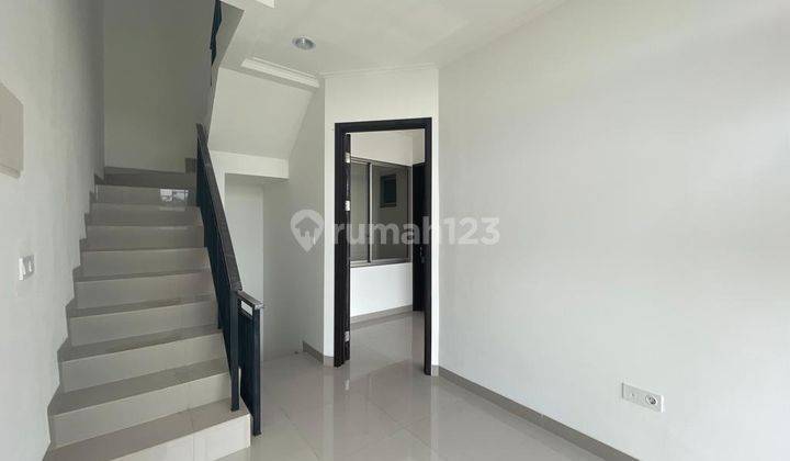 Disewakan Rumah Pik 2 Siap Huni 3 Lantai 6x10 Dekat Tokyo