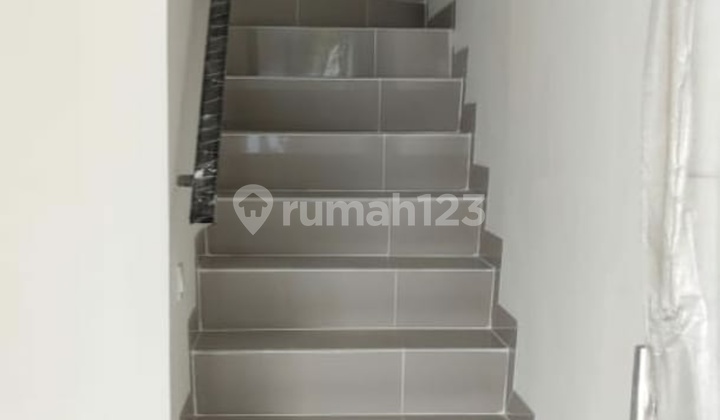 Rumah 3 Lantai Cluster Winterville Agung Sedayu Kelapa Gading, Jakut 2