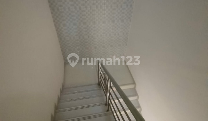 Rumah 3 Lantai Semi Furnished Di Pademangan, Jakut
