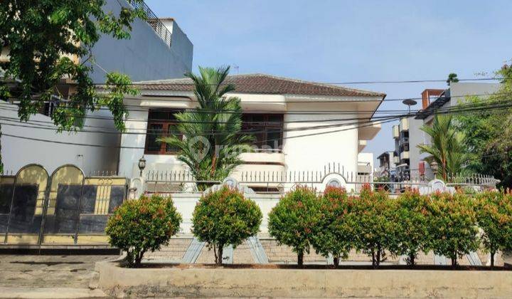 Rumah Hoek 2 Lantai Di Taman Ratu, Jakarta Barat 1