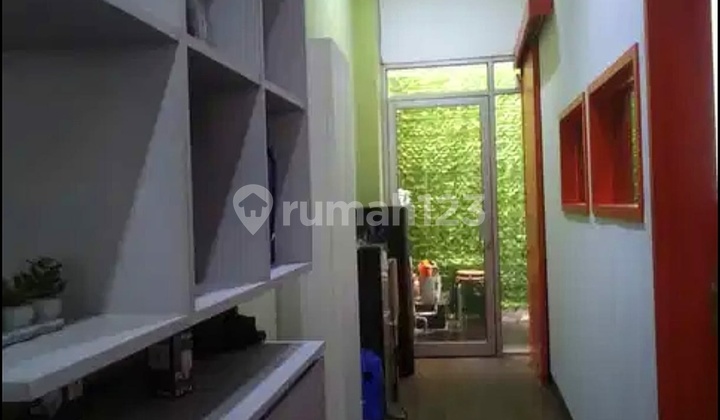 Pademangan Raya Shop House 3.5 Floors Ready for Business Pademangan Raya Shop House 3.5 Floors Ready for Business