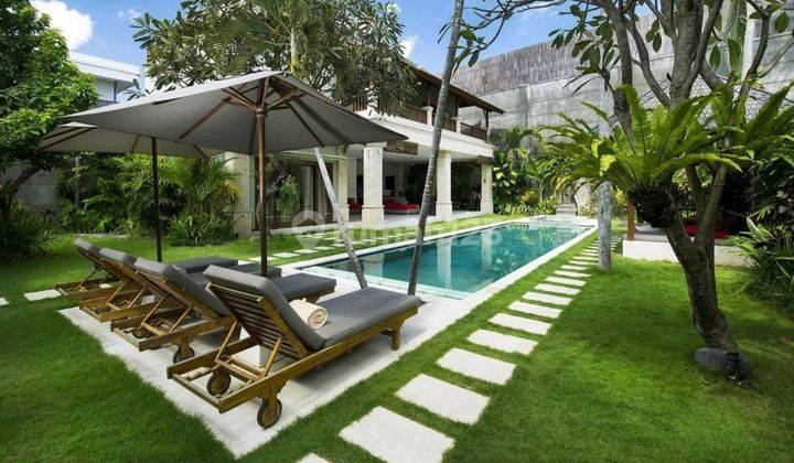 Villa Mewah Super Strategis Di Jantung Seminyak Bali Dekat Pantai 1