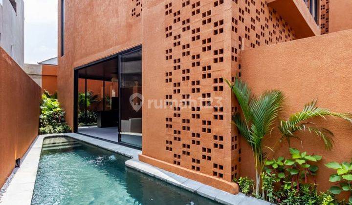 Rumah Villa Mewah 3 Lantai Bergaya Terakota Di Canggu Bali 1