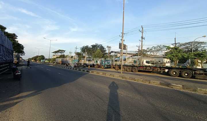 Affordable Ready-to-Live Strategic Warehouse on Jalan Raya Bypass Krian Sidoarjo