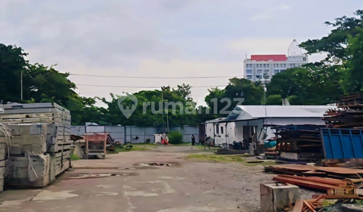 Rare Urban Land on Ngagel Main Road; Surabaya Suitable For; Hospital, School, Office Building, Apartment, Entertainment