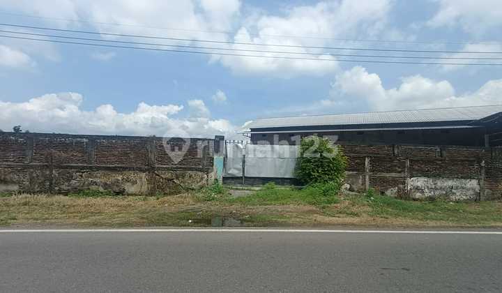 Affordable SHM Land Bonus Warehouse Raya Lengkong Nganjuk Near Toll Road