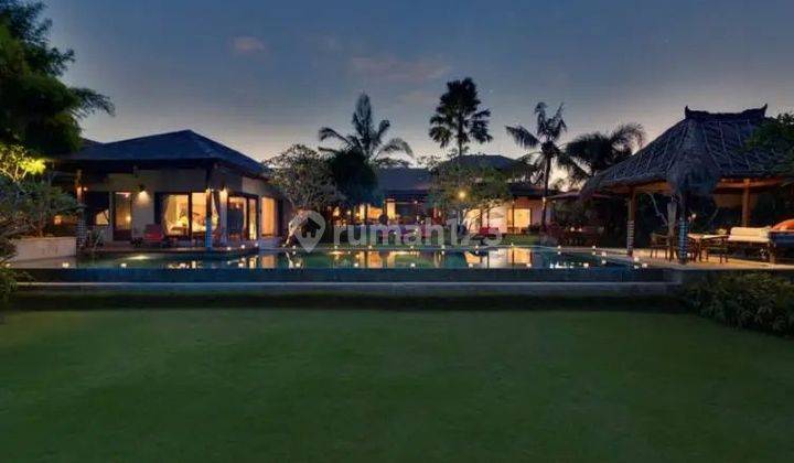 Villa Mewah 5 Kamar Dg Taman Luas Dekat Pantai Pererenan Bali  2