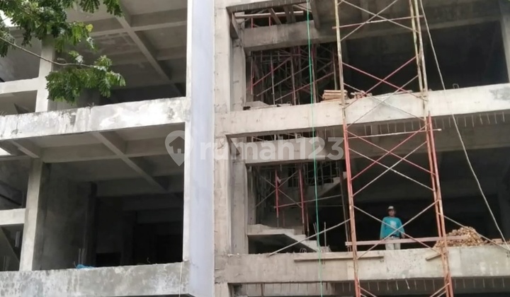 Jarang Ada,, ruko baru murah Pakuwon Square. Strategis jejer BCA, depan Loop Graha Family 5