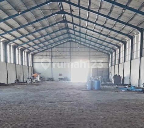 Good Quality Warehouse Ready to Use in Menganti, Strategic Location Near Surabaya Good Quality Warehouse Ready to Use in Menganti, Strategic Location Near Surabaya