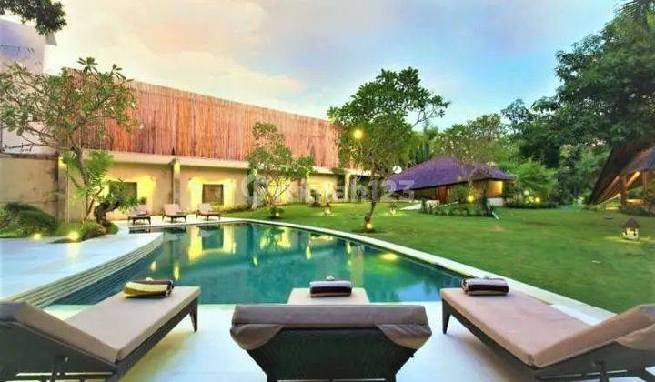 Villa Retreat Mewah Dg Aksen Natural Yg Indah Di Umalas Bali 1