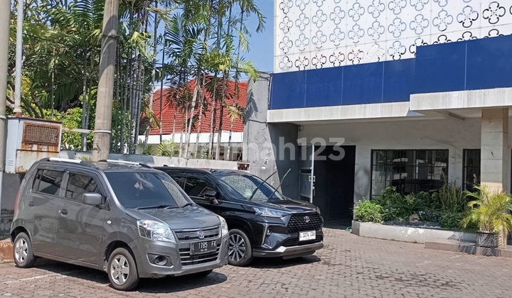 Strategic Shop House in Central Surabaya, Jalan Raya Diponegoro, Near BCA Bank 2