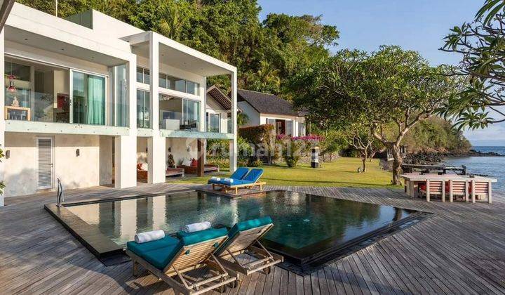 Villa Kontemporer Mewah Tepi Laut Lokasi Tenang Candi Dasa Bali  2