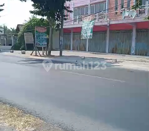 Affordable Land on Jl Raya Benjeng Gresik Suitable for Shophouse Complex, Housing, Warehouse, Gas Station, Business Place Affordable Land on Jl Raya Benjeng Gresik Suitable for Shophouse Complex, Housing, Warehouse, Gas Station, Business Place
