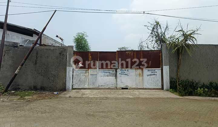 Strategic Land in Margomulyo Near the Highway and Perak Port, Suitable for Container Truck Parking Strategic Land in Margomulyo Near the Highway and Perak Port, Suitable for Container Truck Parking