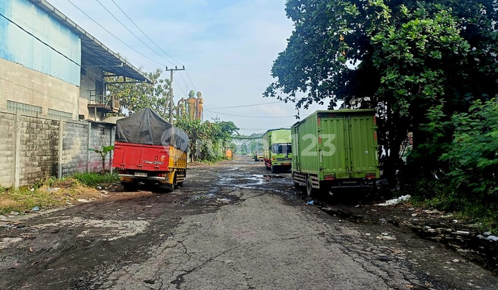 Affordable Warehouse in Kebomas, Gresik City, Close to Toll Road & Surabaya Affordable Warehouse in Kebomas, Gresik City, Close to Toll Road & Surabaya