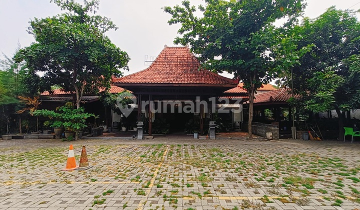 For Rent City Center Restaurant on Main Street Near Sidoarjo Regional Hospital