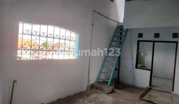 Cheap Warehouse with 3-Bedroom House Medokan Rungkut Sby Truck Access