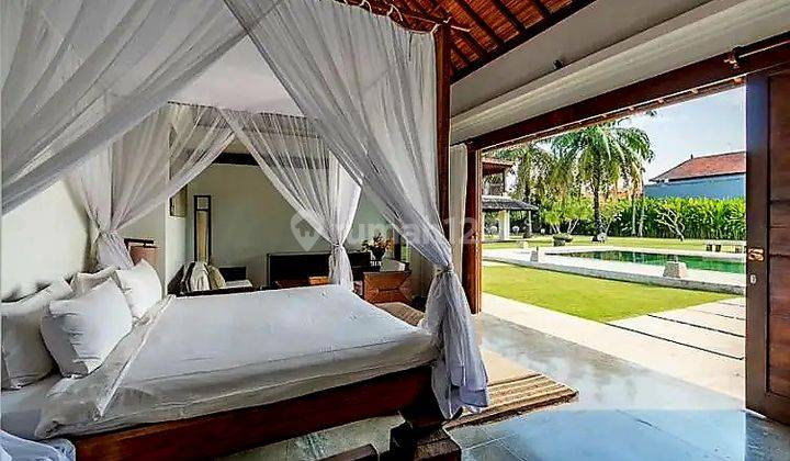 Rumah Villa Mewah Selangkah Dari Pantai Batu Belig Seminyak Bali 2