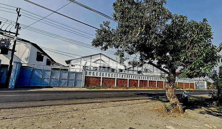 Nice Building Warehouse Factory Cerme Highway Gresik Near Sby
