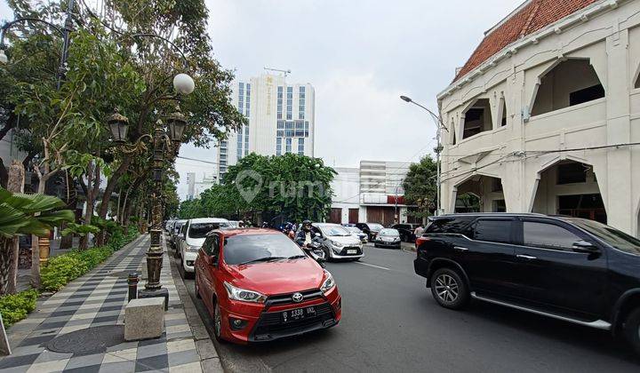 Ruko Gedung Ex Resto Di Jl Raya Tunjungan Pusat Kota Parkir Luas 1