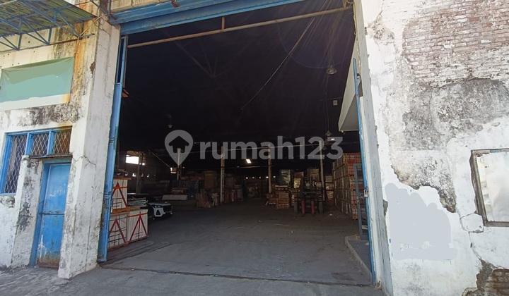 Affordable Warehouse with Strategic Location, Accessible by 40 Feet Container Route in Tanjung Perak Port Area, Surabaya.