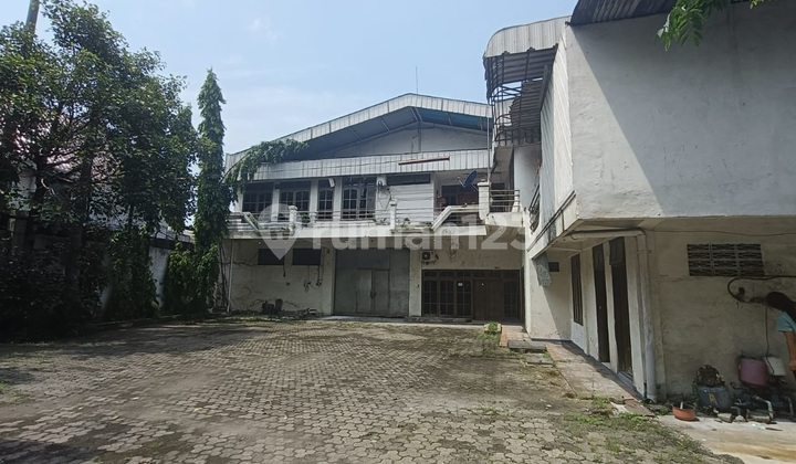 Warehouse in Manukan, Jl Raya Akses Container, near Margomulyo. Warehouse in Manukan, Jl Raya Akses Container, near Margomulyo.