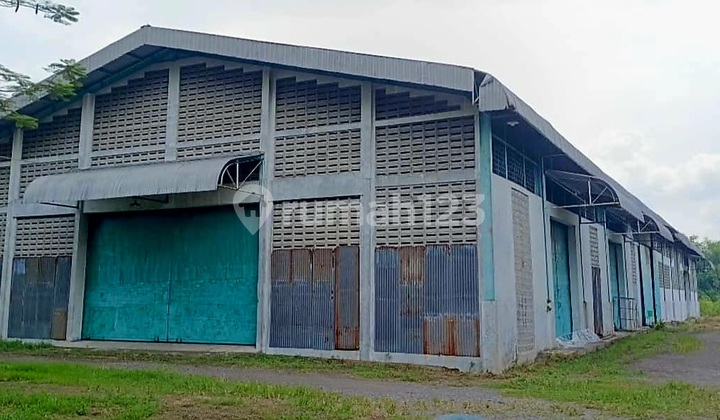 Affordable Warehouse with Strong Construction on Benowo Main Road, Surabaya