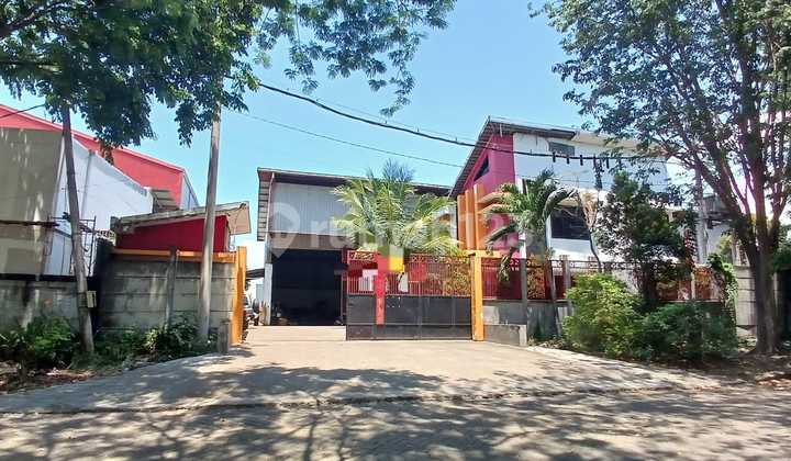 Cheap Warehouse Factory in Gresik Industrial Estate Complex Near the Toll Road Cheap Warehouse Factory in Gresik Industrial Estate Complex Near the Toll Road