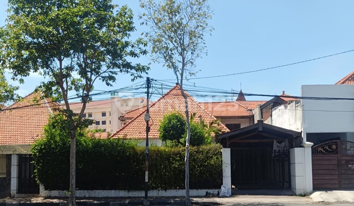 Affordable Commercial House Main Road Business Area Diponegoro Sby Affordable Commercial House Main Road Business Area Diponegoro Sby