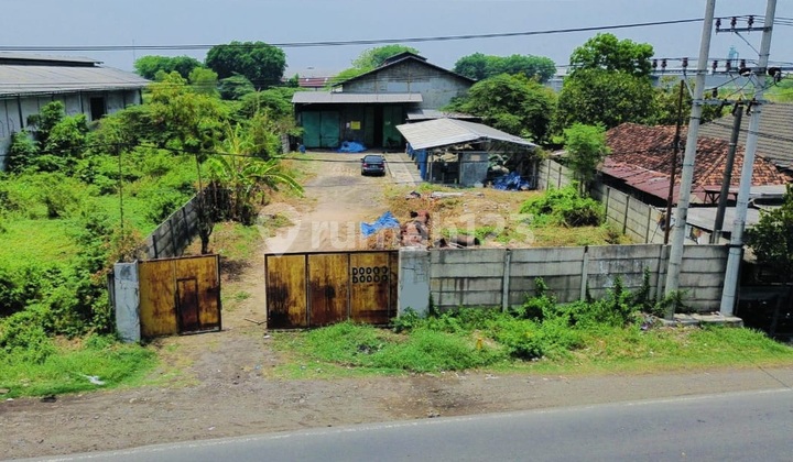 Strategic Warehouse on Jl Raya Besar Near Kedamean Toll Road, Menganti, Gresik