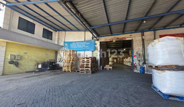 Ready-to-Use Good Warehouse Factory in Waru Sidoarjo Near Juanda