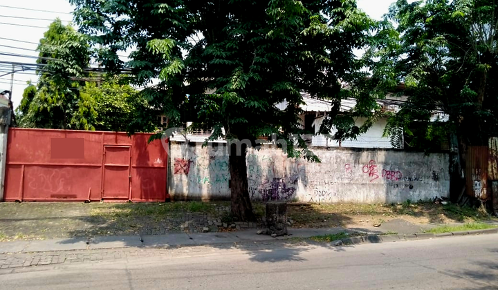 Warehouse in Manukan, Jl Raya Akses Container, near Margomulyo. Warehouse in Manukan, Jl Raya Akses Container, near Margomulyo.
