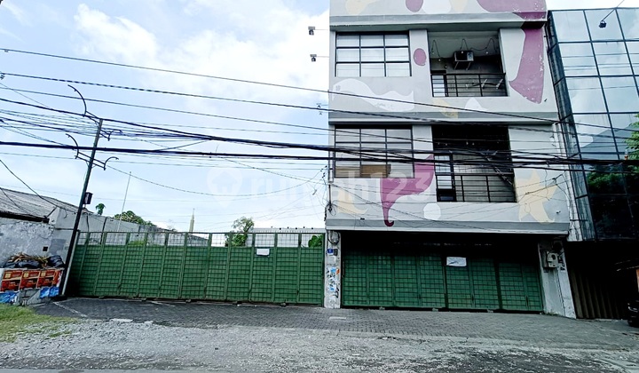 Limited Stock Strategic Super Shophouse on Rungkut Industrial Main Road, Surabaya Limited Stock Strategic Super Shophouse on Rungkut Industrial Main Road, Surabaya
