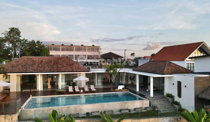 Rumah Villa Furnished Lokasi Srearegis Di Pantai Batu Bolong Canggu Bali Dg View Sawah 1