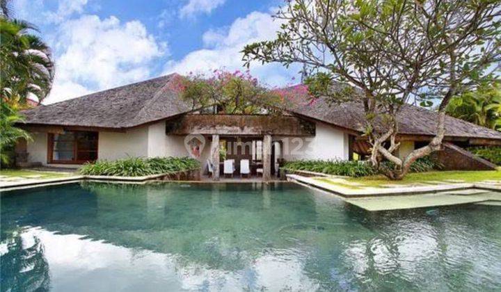 Villa Mewah Karya Desainer Terkenal Gm Architect Di Umalas Bali  1