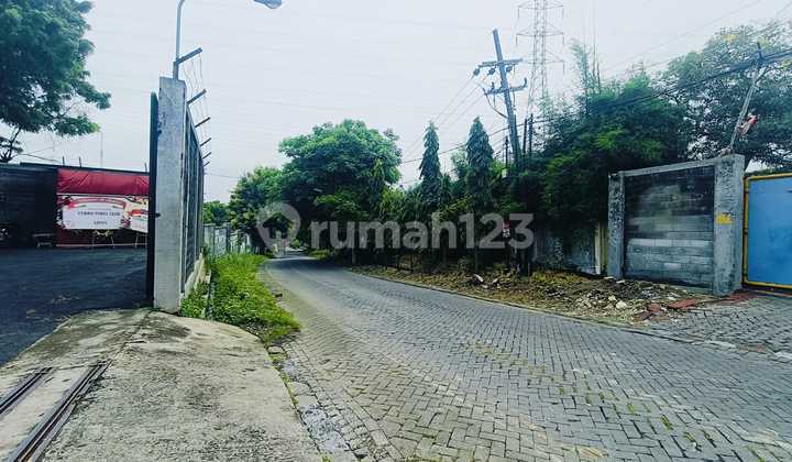 Cheap Land with Full Fencing Suitable for Workshops & Container Parking in the Veteran Industrial Area, Gresik City