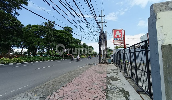 Ruko Land Calculation House Strategically Located on Raya Merr East Surabaya 2