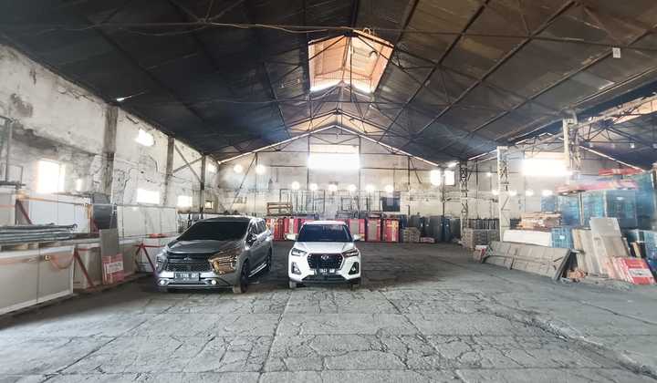 Cheap Warehouse in Perak, Surabaya, Container Accessible Near the Port Cheap Warehouse in Perak, Surabaya, Container Accessible Near the Port