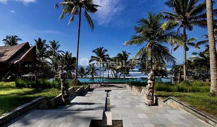 Vintage Style Beachfront Villa With Spacious Estate In Pekutatan Bali 1