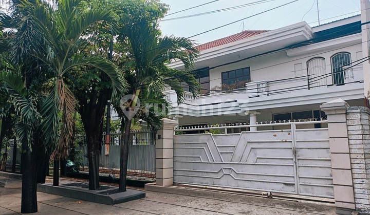Luxury Commercial House Strategic Location on Jl Raya Merr Right Next to Galaxy Mall 2