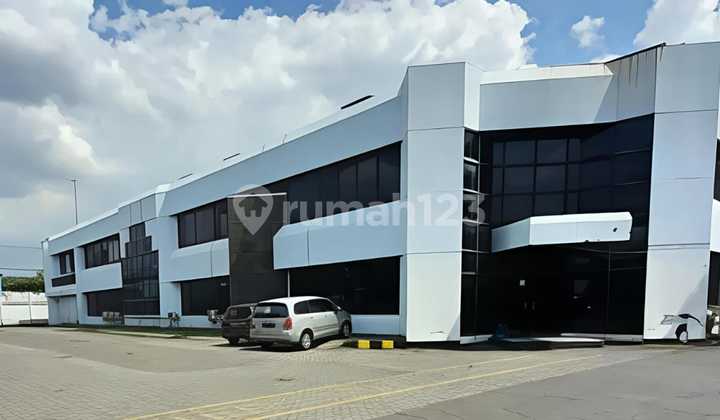 Strategic Factory Warehouse on Raya Kletek Near the Waru Roundabout Toll, Surabaya. Strategic Factory Warehouse on Raya Kletek Near the Waru Roundabout Toll, Surabaya.
