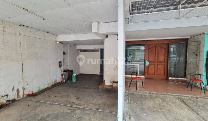 Ruang Usaha Soka Sayap Riau Bandung